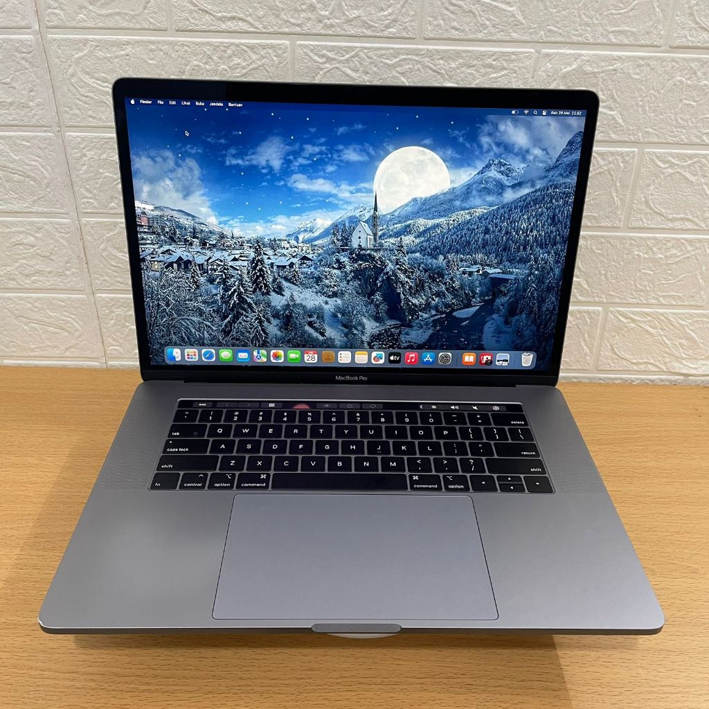 MACBOOK PRO 2018 TOUCHBAR 15 INCH RAM 16 SSD 512 GB INTEL CORE I7 SECOND ORIGINAL