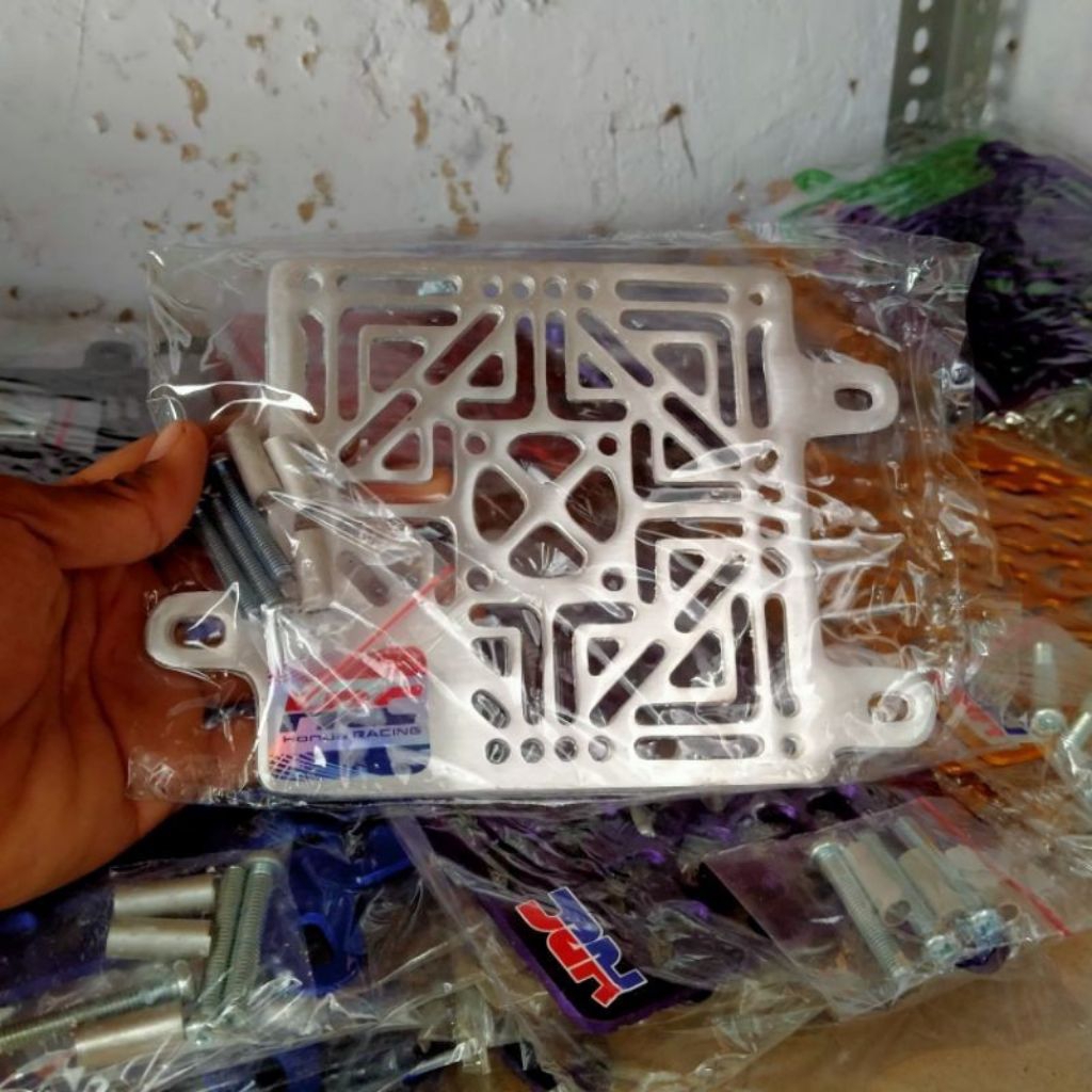 Cover radiator variasi vario 125 150 motif keren tinggal pasang set baut warna