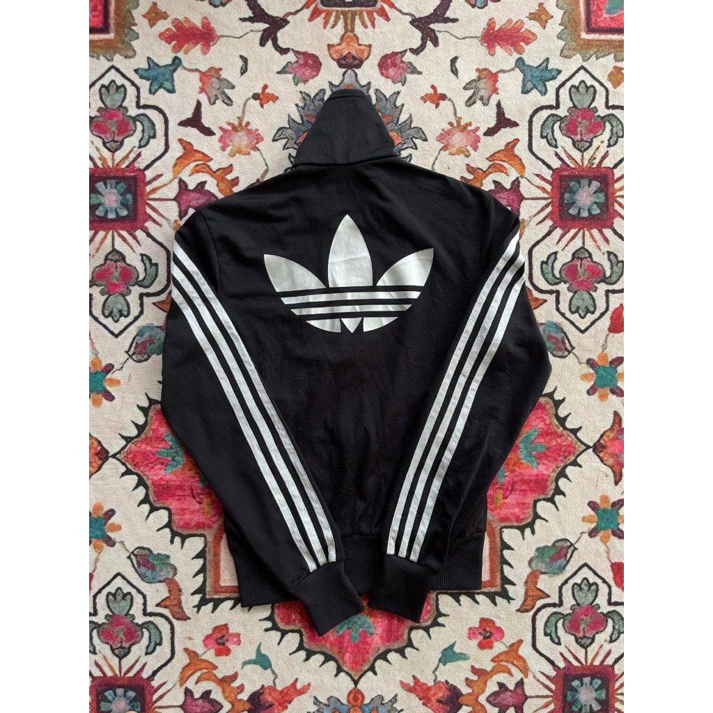 tc Adidas big logo