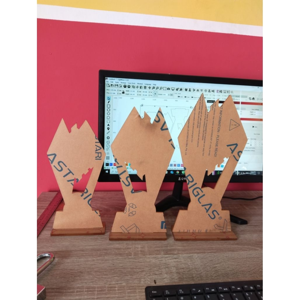 plakat akrilik kosongan 2mm