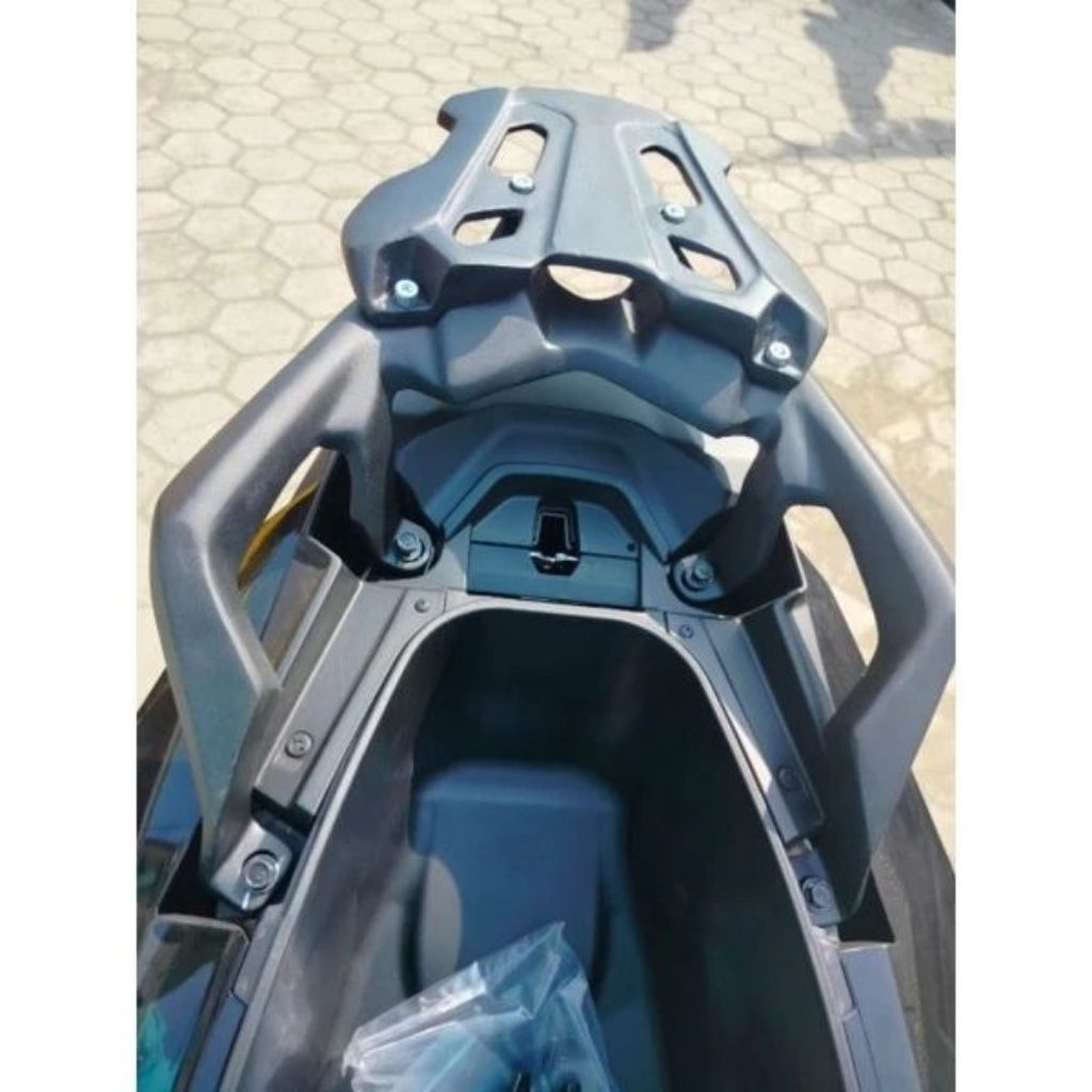 Braket top box ADV 160 model Robot kekar. Braket box Honda ADV 160 model Robot kekar PNP semua jenis