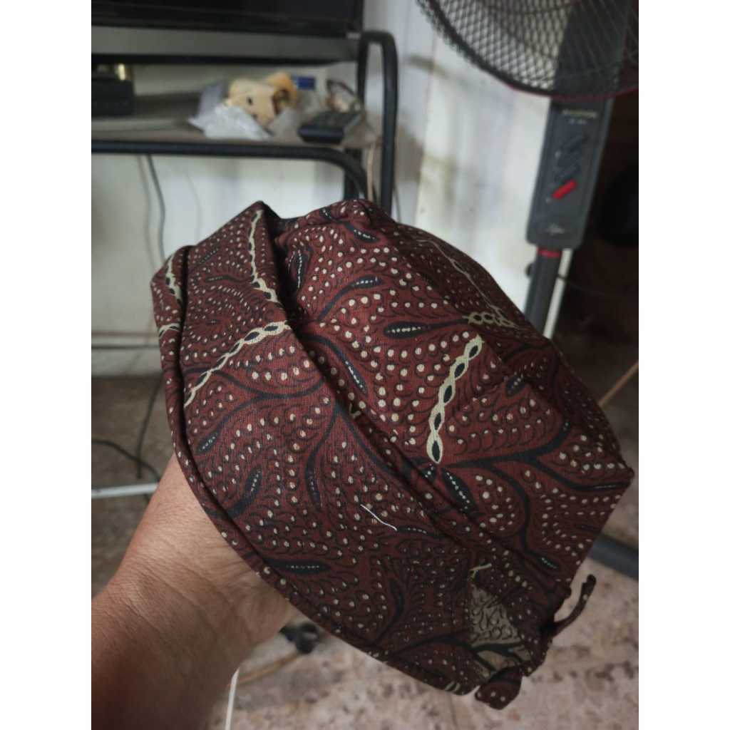 Udeng - destar, Blangkon Bali, pemangku Batik