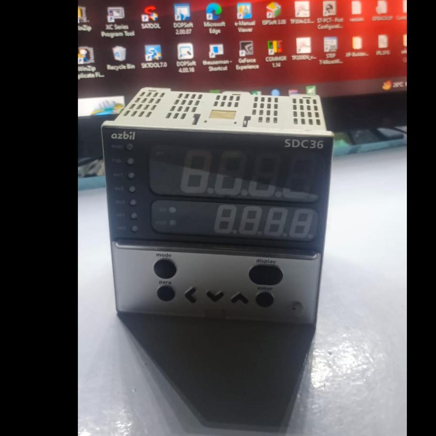 AZBIL - Temperature Controller SDC36 - C36TR0UA1000