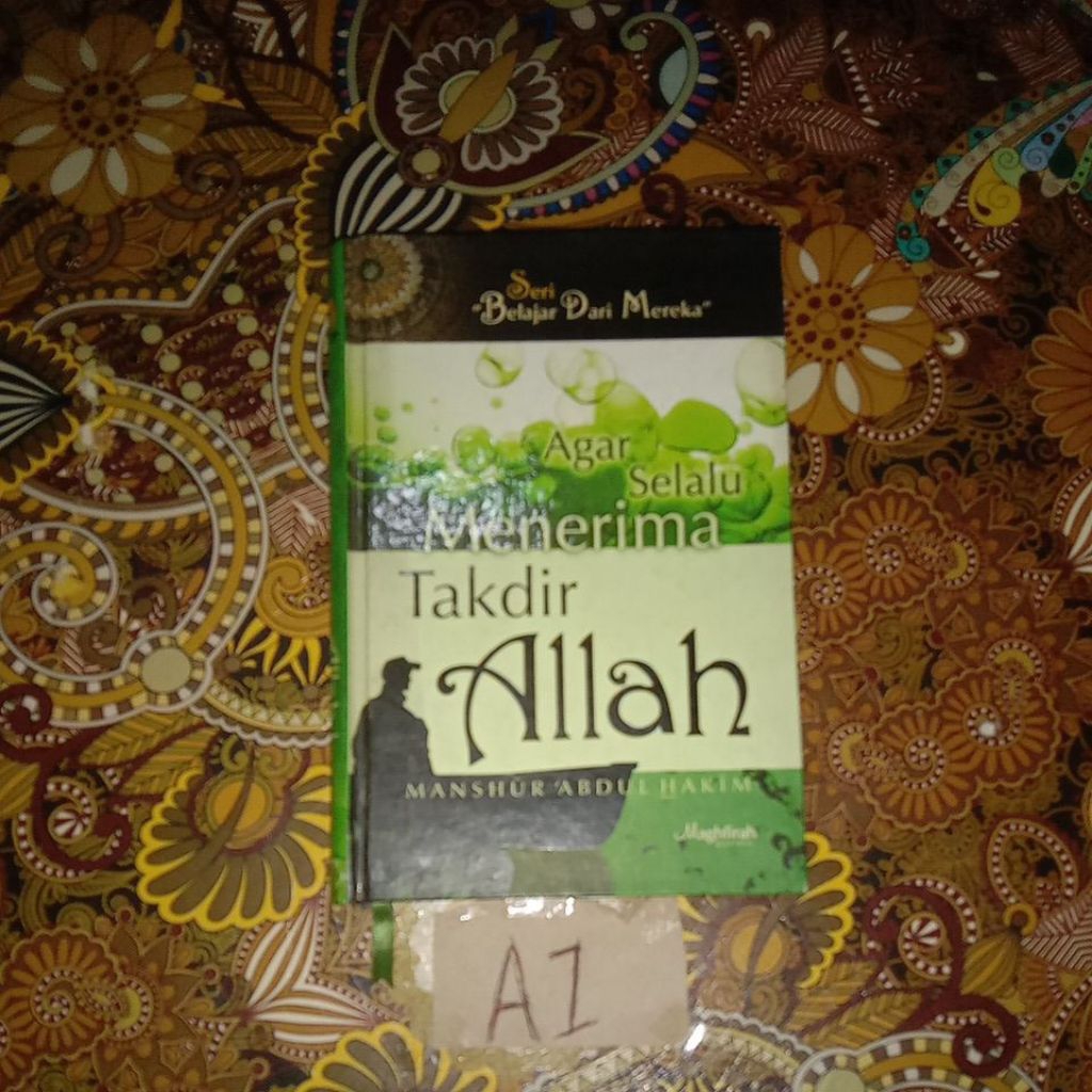 BUKU AGAR SELALU MENERIMA TAKDIR ALLAH