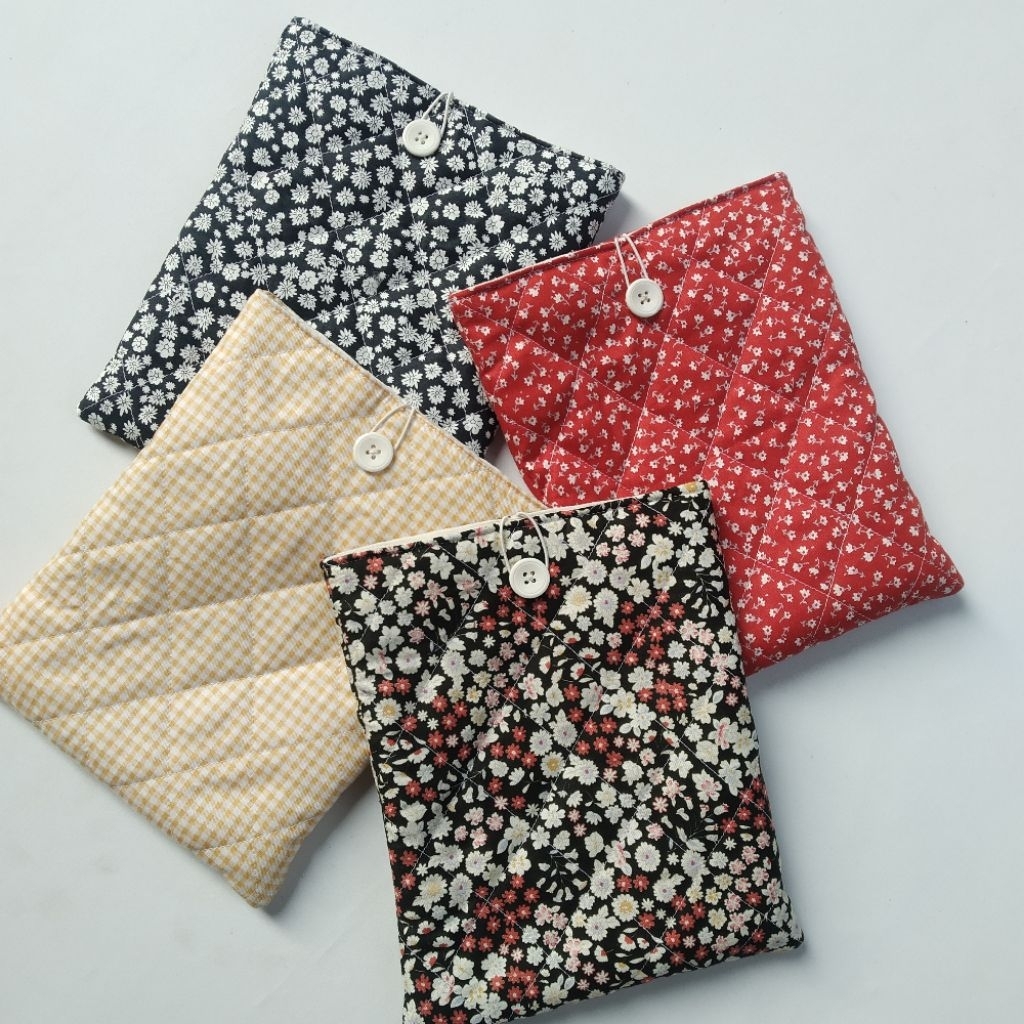 

BOOK SLEEVE FLOWERS GINGHAM (NEW DESIGN & MOTIF) / TEMPAT BUKU/ PELINDUNG BUKU