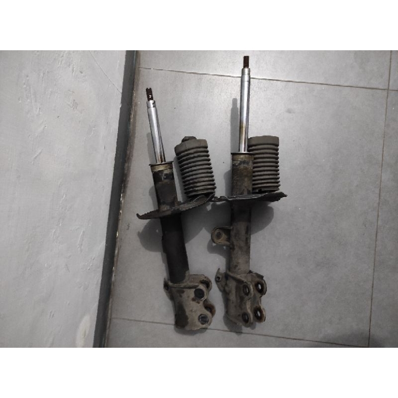 1 set shock breaker depan avanza 2008 bekas
