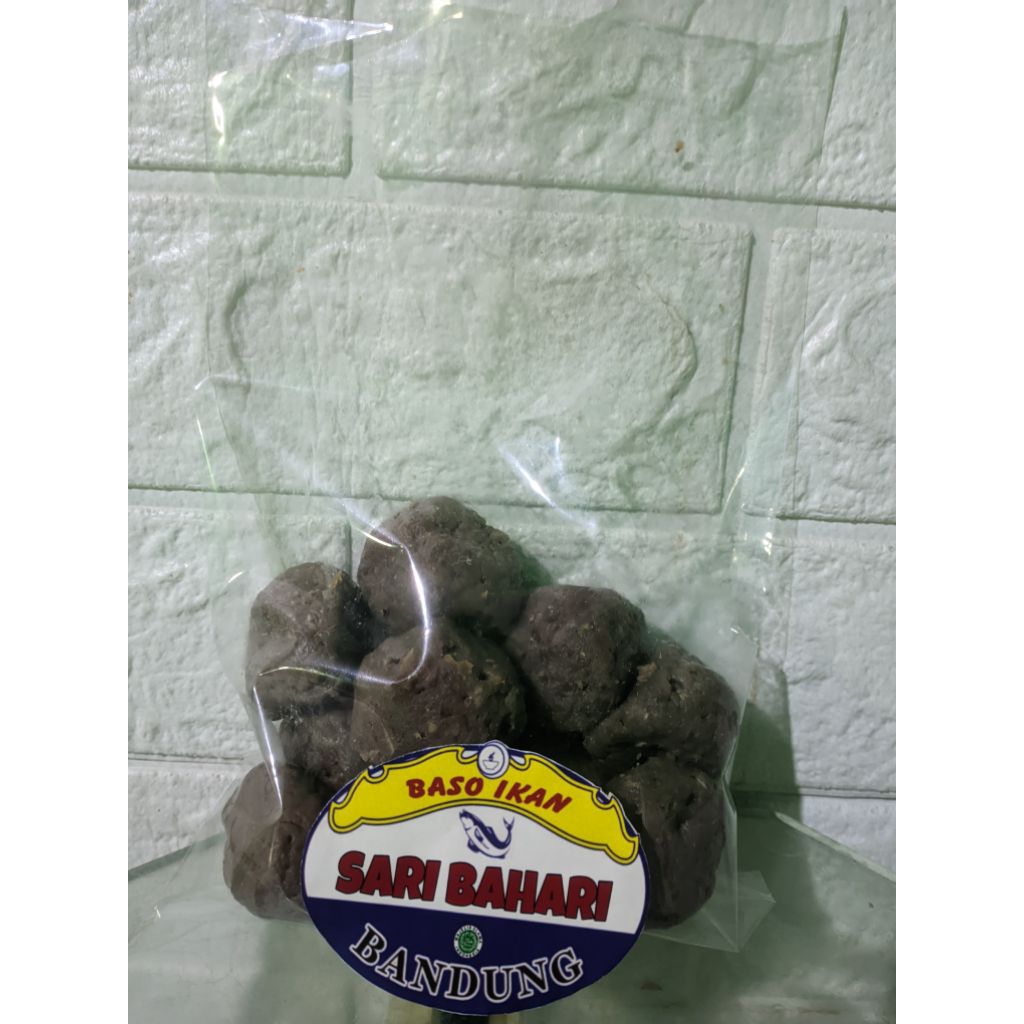 

Baso Ikan varian hitam isi 10 butir