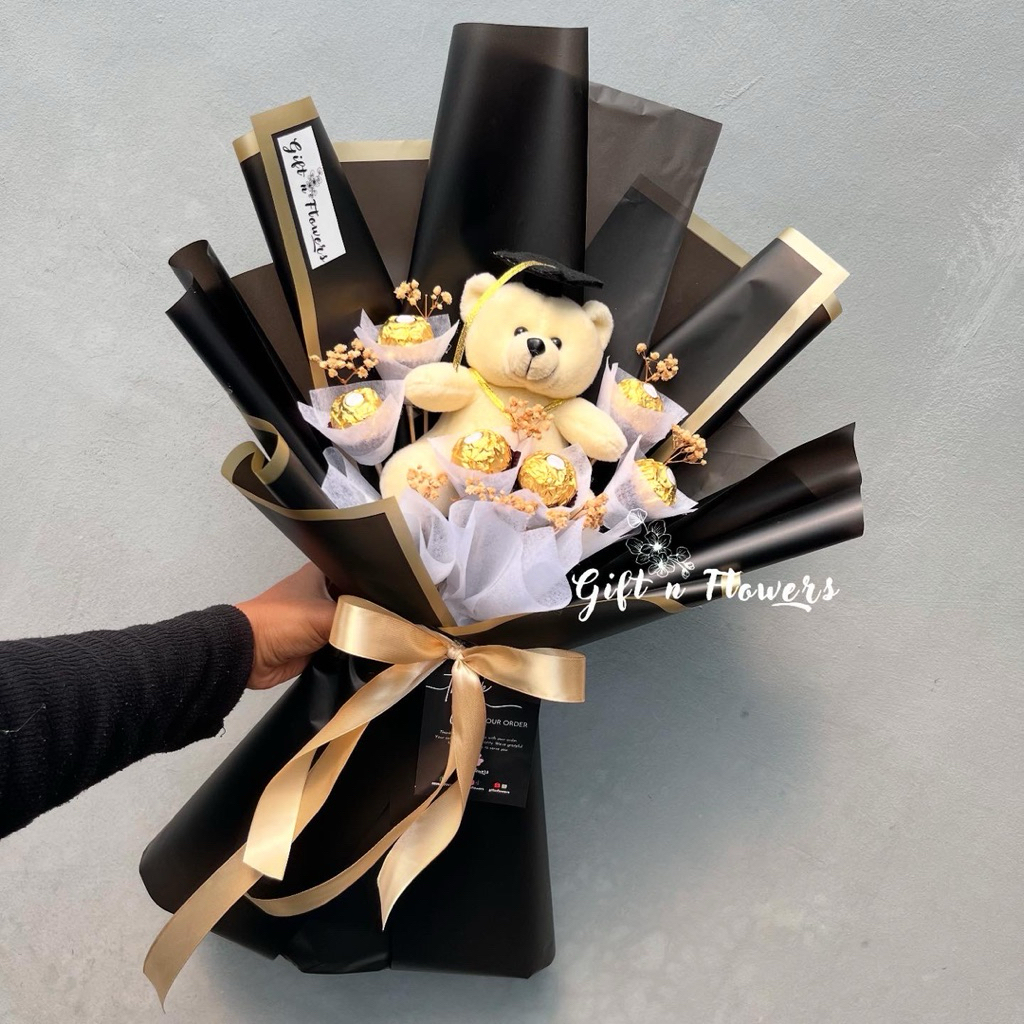 

Bouquet Coklat Boneka Wisuda / Buket Coklat Ferrero Rocher / Buket Boneka Wisuda