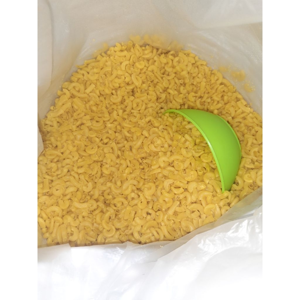 

makaroni bantet mentah/makaroni kriuk 1 Kg