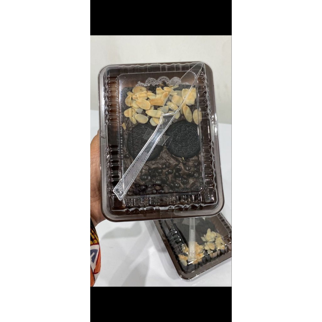 

Fudgy Brownies Kemasan Mika