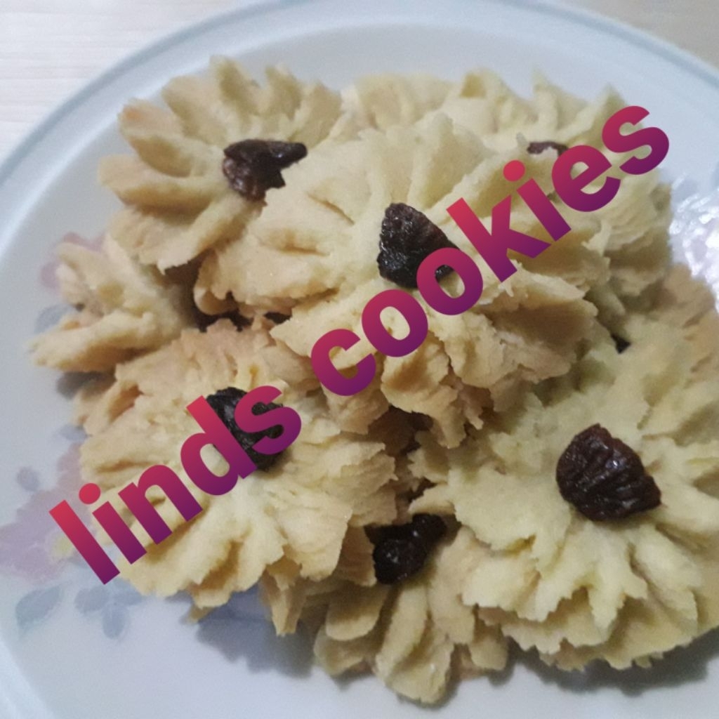 

kue kering semprit vanilla kismis / cookies lebaran dan natal