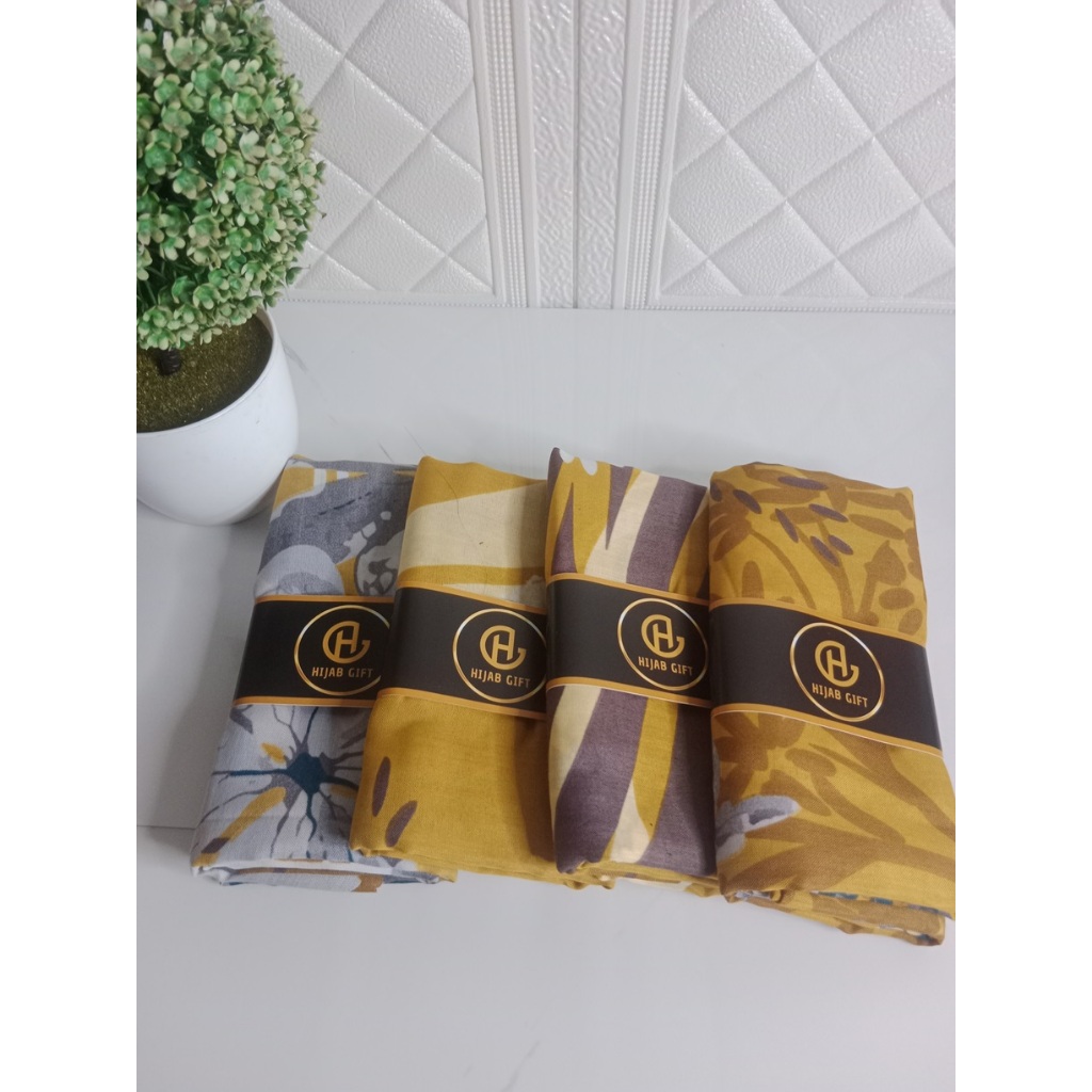 Hijab Segi Empat Voal Motif Kuning