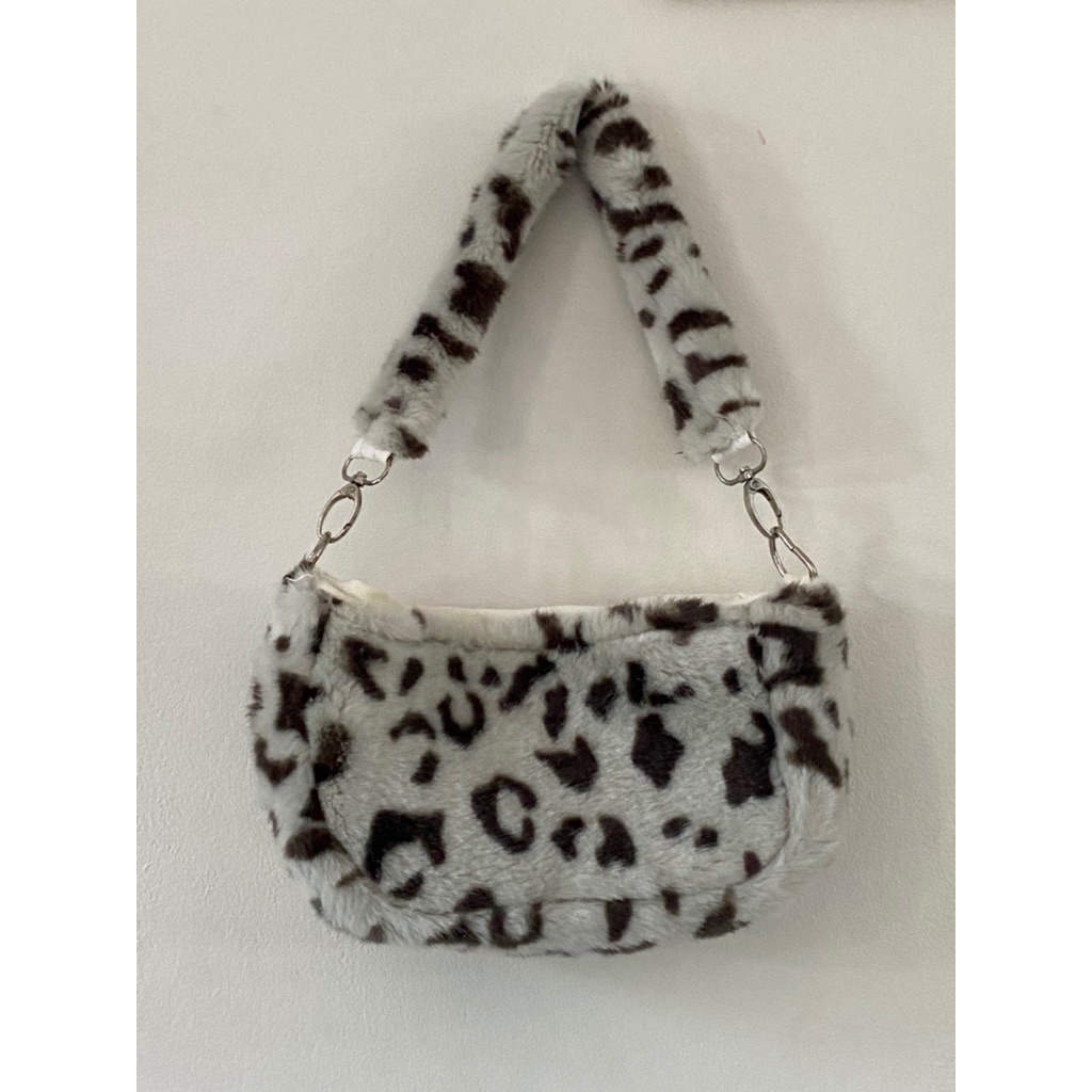 Preloved Shoulder Bag Tas Bahu Bulu Motif Macan Tutul Putih