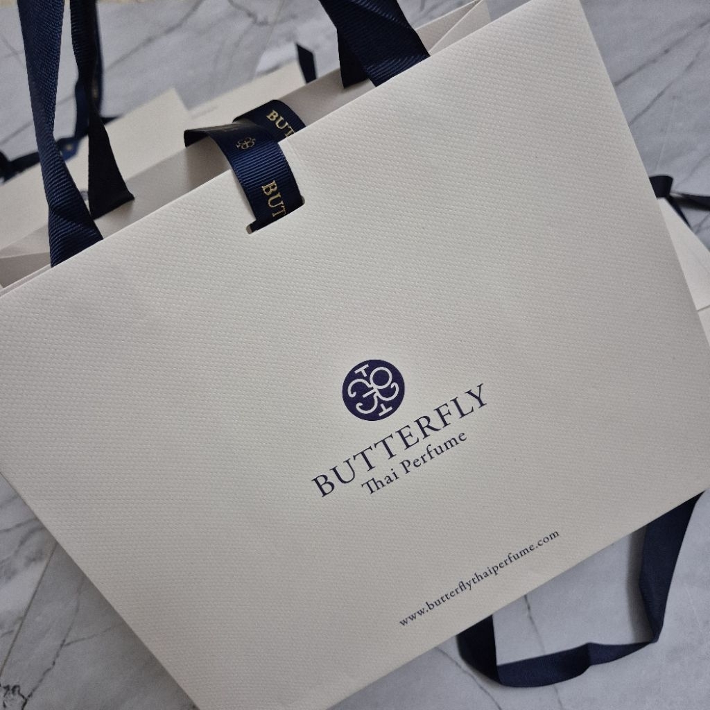 

PAPERBAG PARFUME BUTTERFLY KANTONG TAS SHOPPING BAG RIBBON PITA PARFUM BUTTERFLY ORIGINAL JASTIP BANGKOK JASTIP BKK NEW READY Belanja