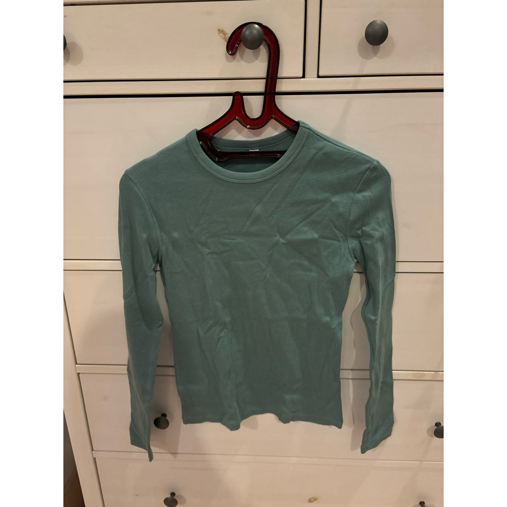 preloved uniqlo ribbed long sleeve top