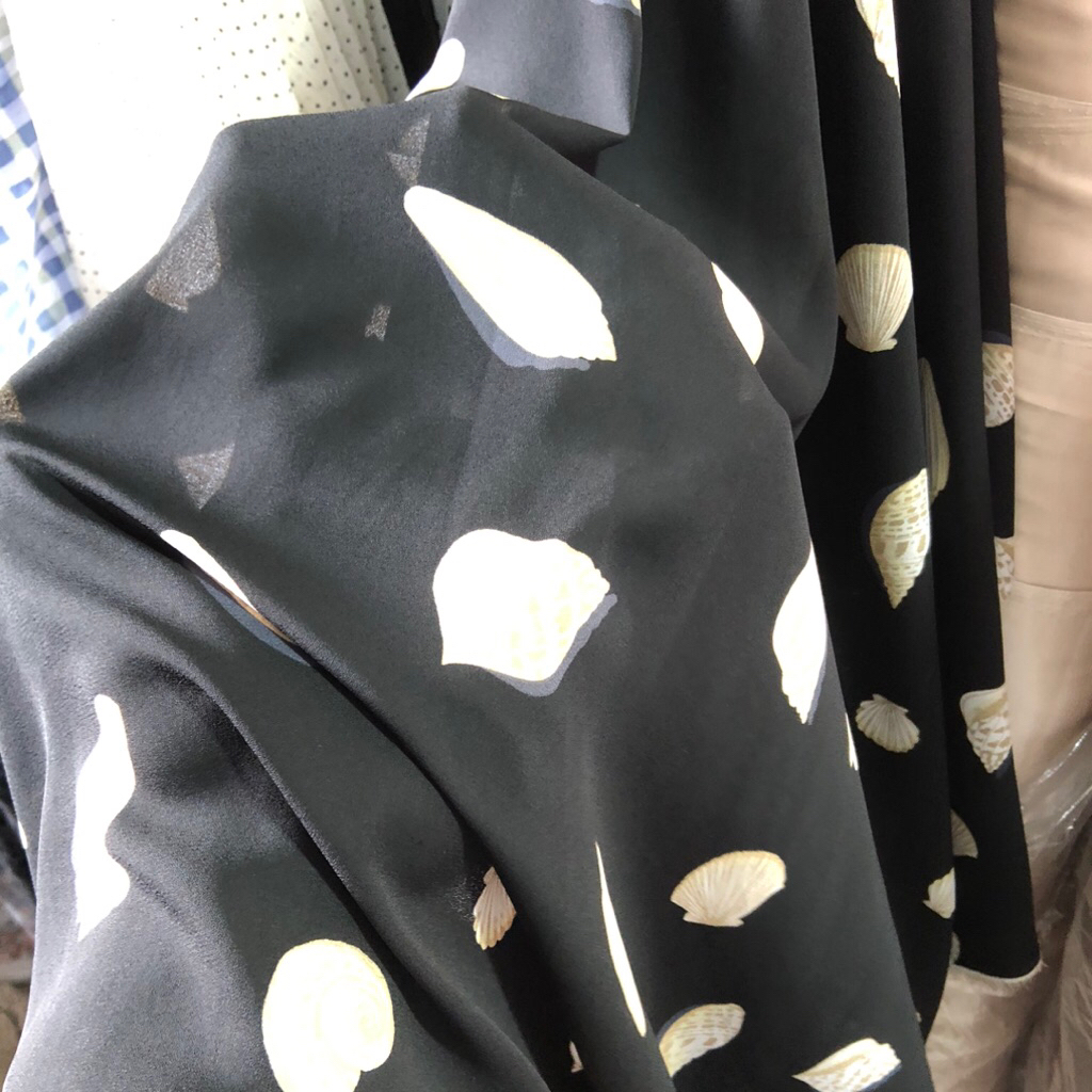 kain zara crepe motif animal - kain zara crepe motif luxury bnd