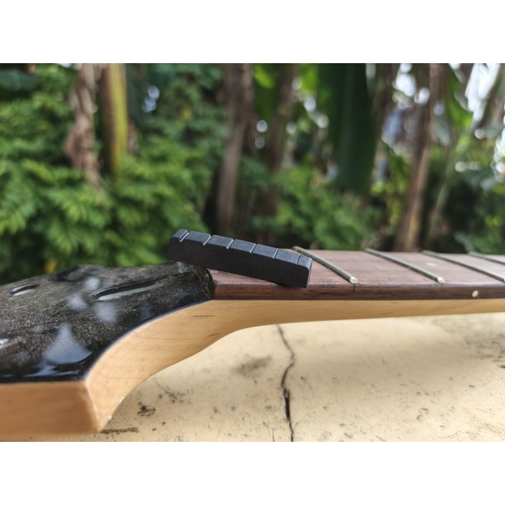 Nut Gitar 6 String Left Hand 43mm