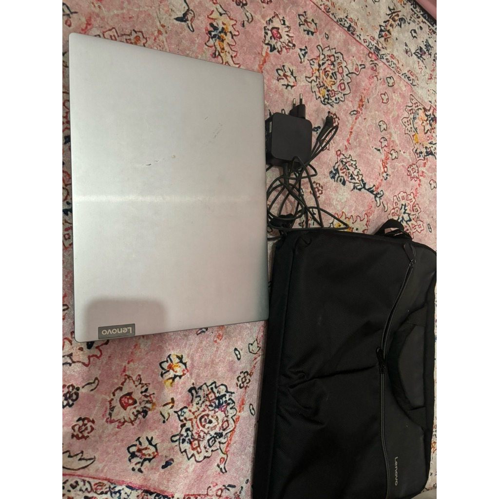 Laptop lenovo s145