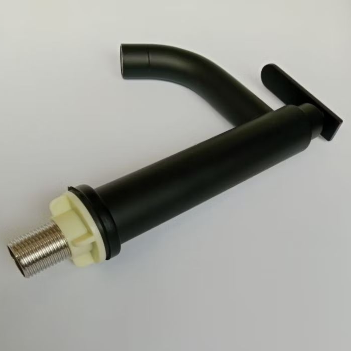 Kran air wastafel tanam-Hitam