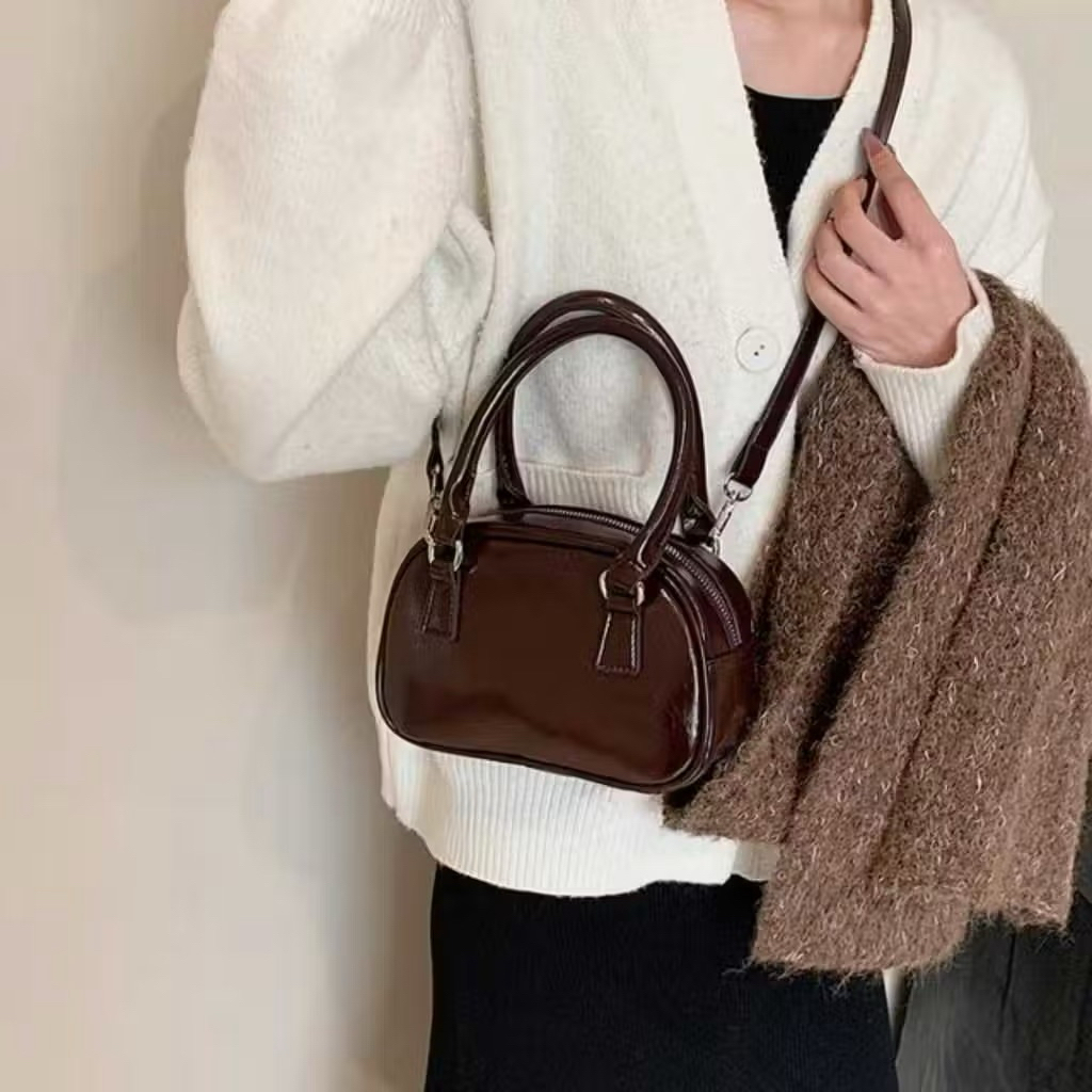 Tas Selempang Miu Miu