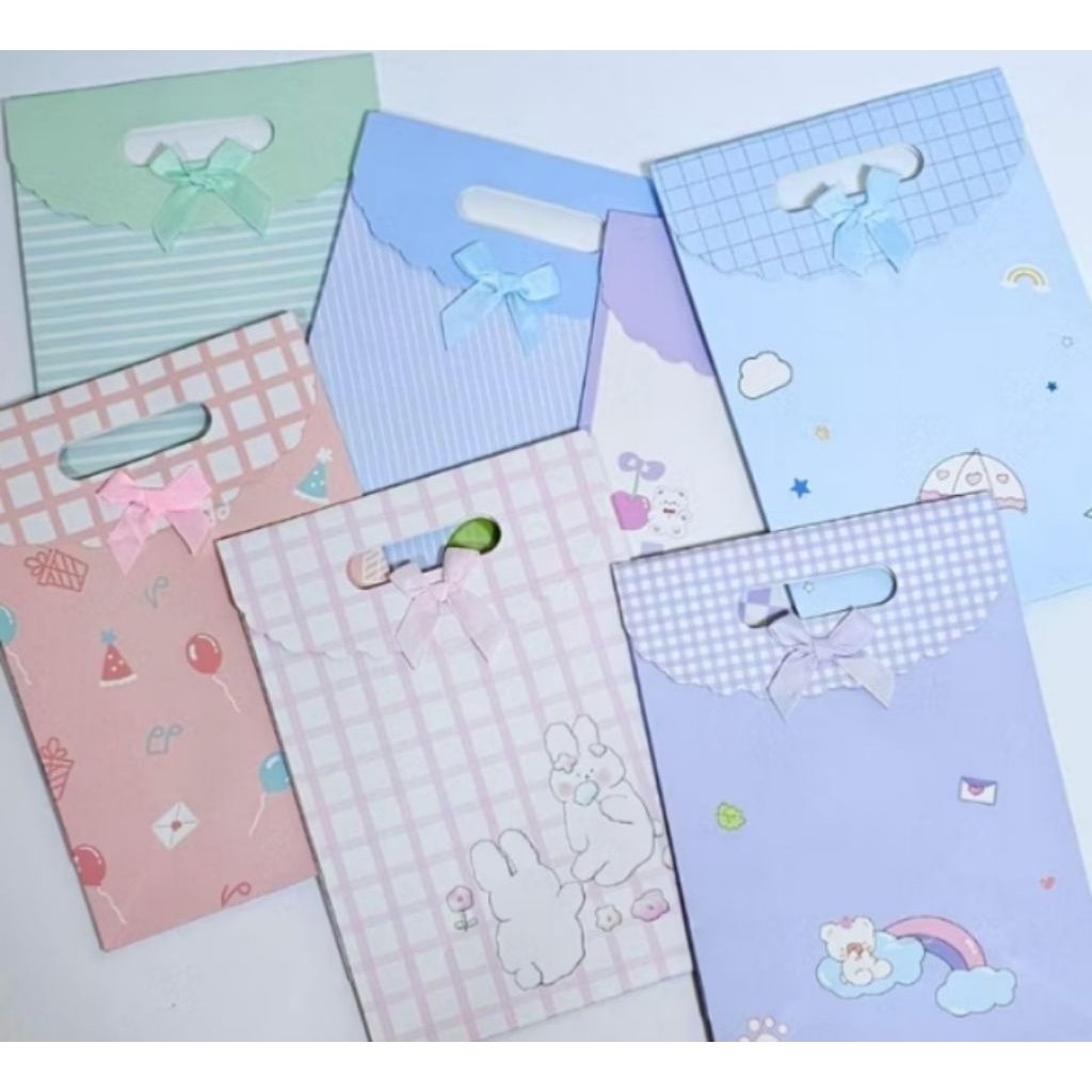 

Raart.Official. PAPERBAG PITA / PAPERBAG TUTUP KARAKTER ECER SIZE L 19 X 27X 9 CM / PAPERBAG MOTIF LUCU