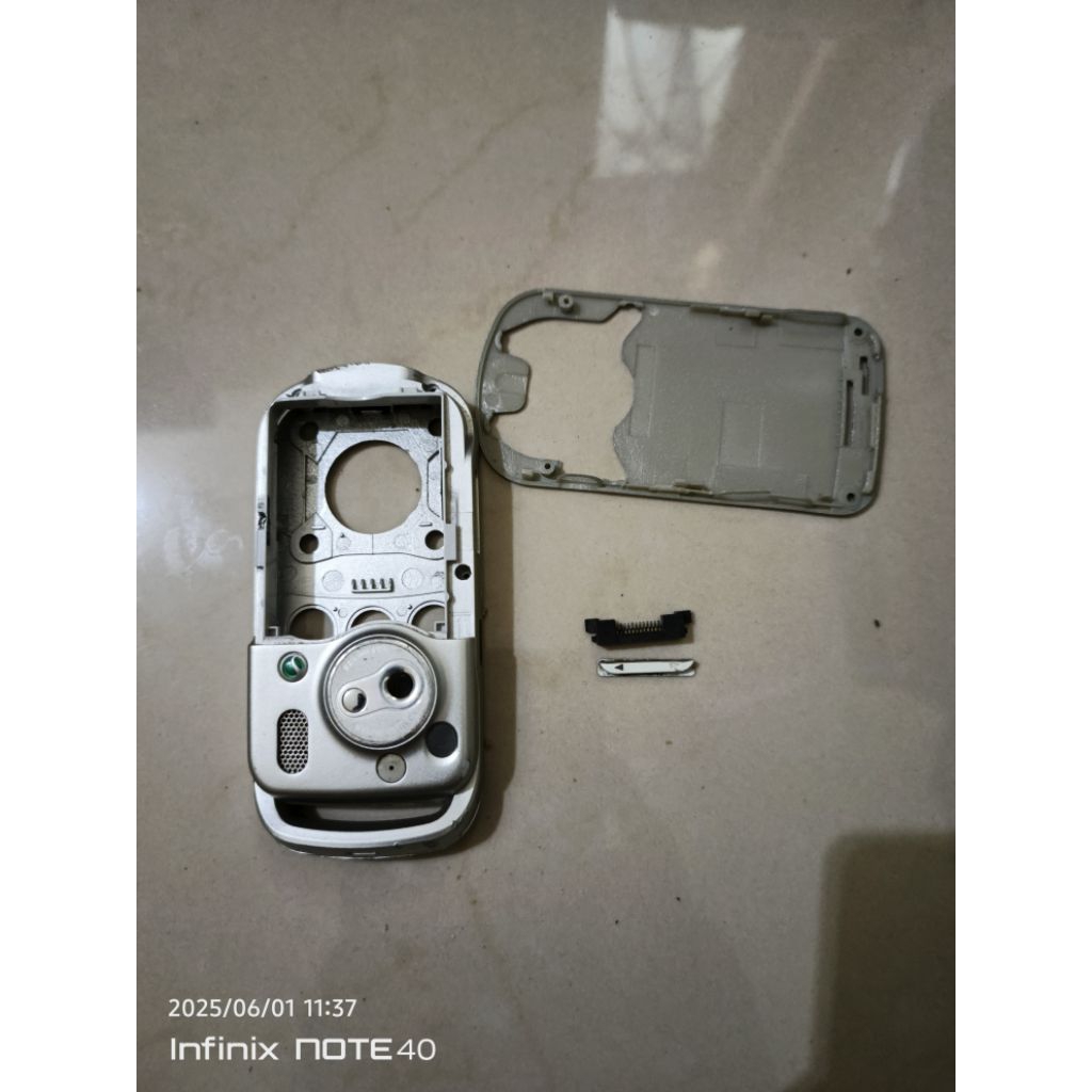 Cover Casing Kesing Sony Ericsson W550 i
