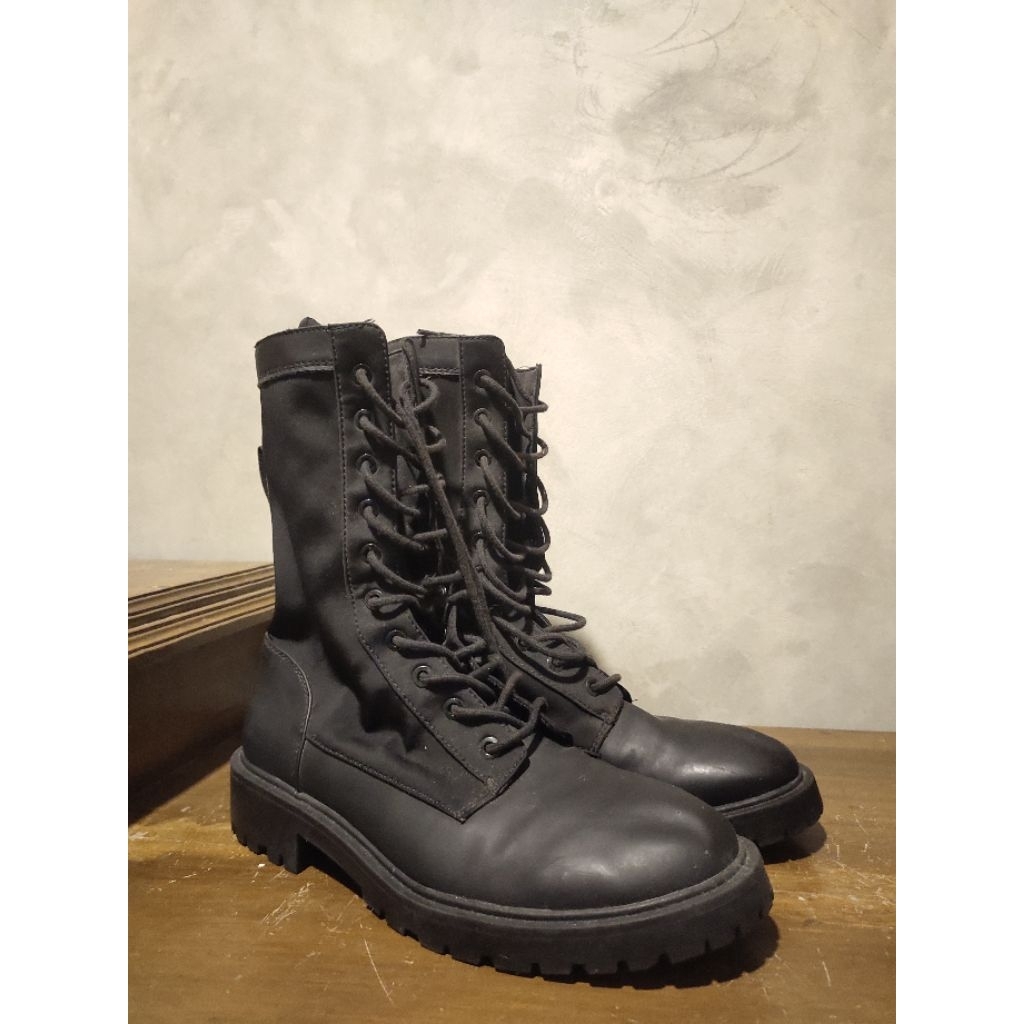 Sepatu Boots Zara