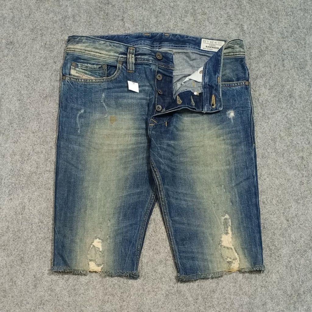 Celana pendek ripped jeans pria DIESEL size 29 second