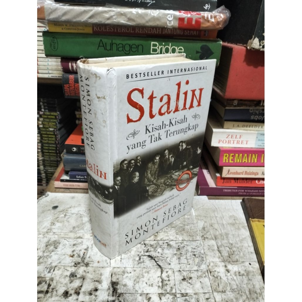 STALIN Kisah Kisah Yang Tak terungkap By Simon Sebag Montefiore