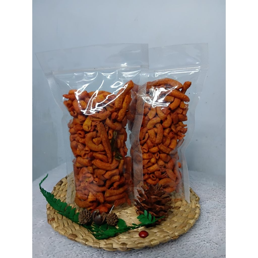 

Makaroni Pedas Daun Jeruk Enak berat 55 gram Murah Camilan Mmurah Camilan viral