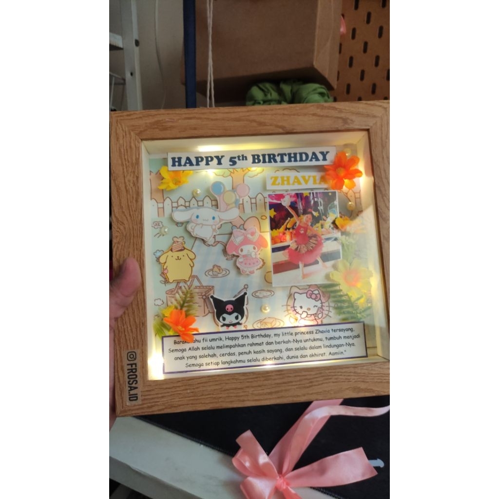 

Flower in frame 3D custom kaca buket hadiah wisuda ulang tahun pernikahan mahar