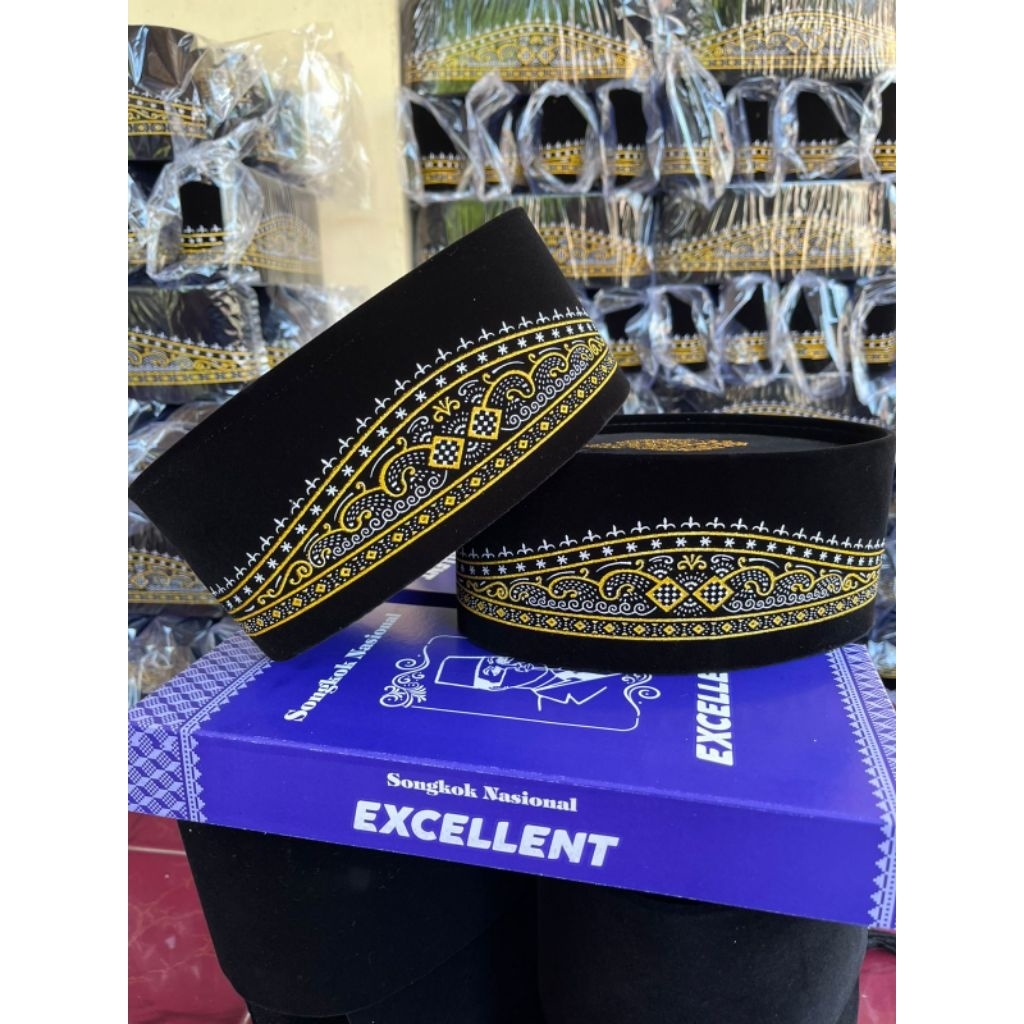 SONGKOK BATIK CATURAN EMAS BAHAN BLUSDRU PECI EMAS SONGKOK EMAS PECI BATIK TERLARIS