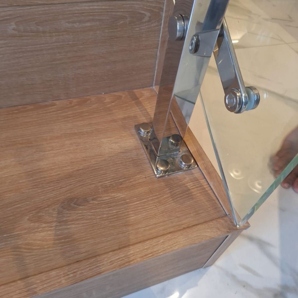 Railing tangga stainless steel 304 & tempered glass