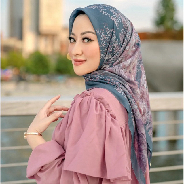 Buttonscarves X Allyssa Hawadi - New York 3 Courage Series Voile Square XL - Original - Harlem