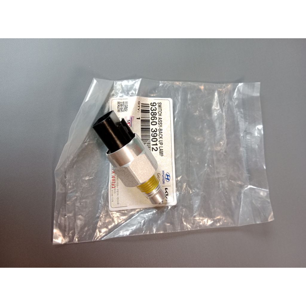 Sensor Lampu Mundur/Switch mundur Hyundai Verna Avega Getz Matrix Trajet ORI 93860-39012