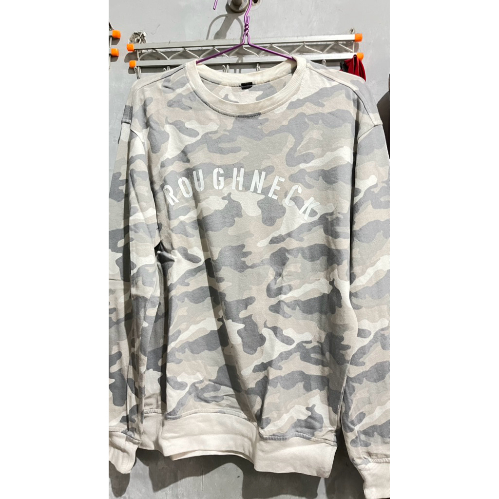 PRELOVED SWETER ROUGHNECK MOTIF ARMY