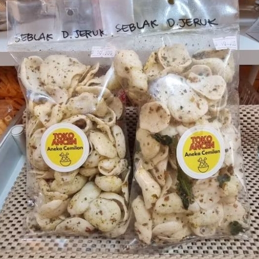 

seblak daun jeruk - pedas gurih berat 70gr