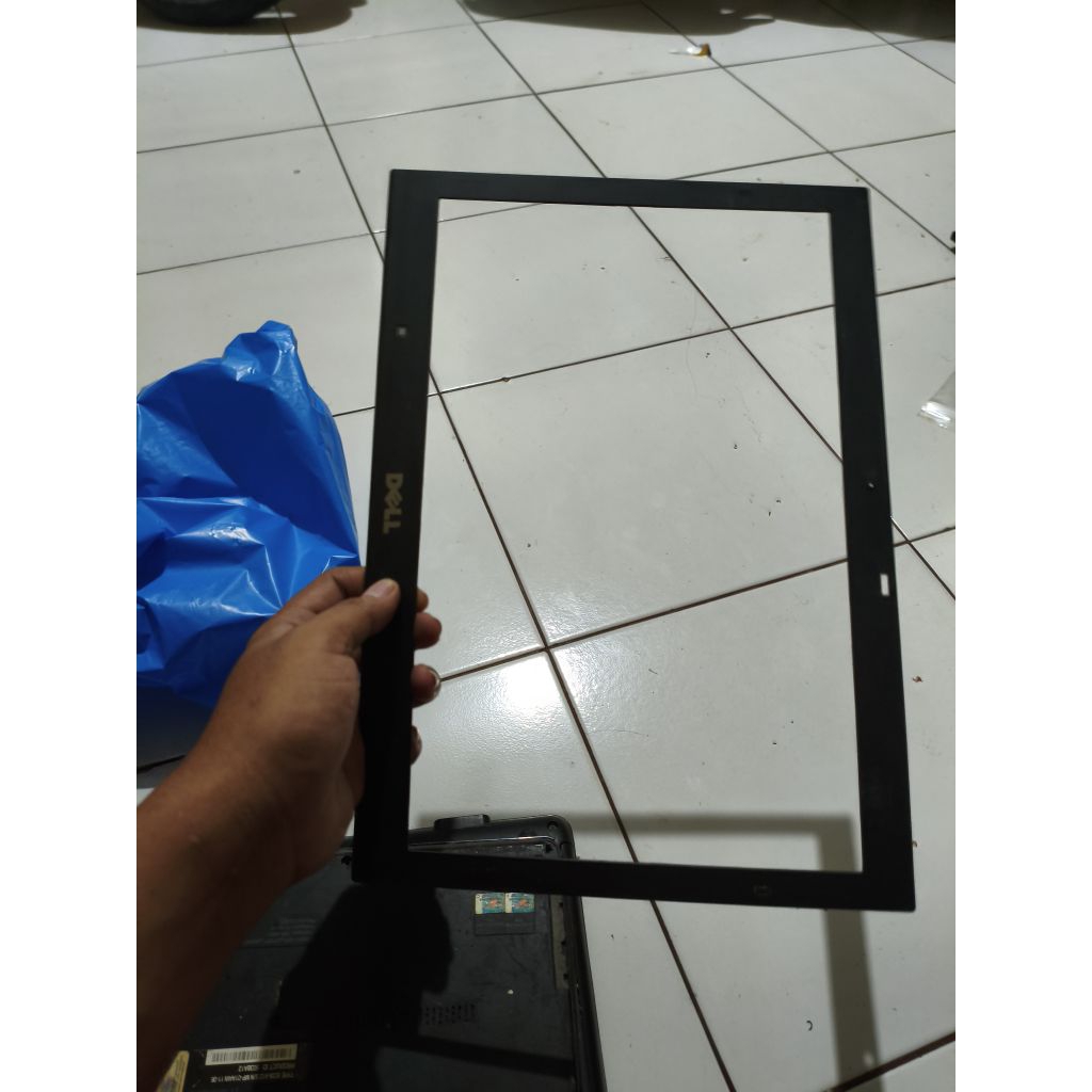 frame lcd depan bawah laptop dell e6400 ori