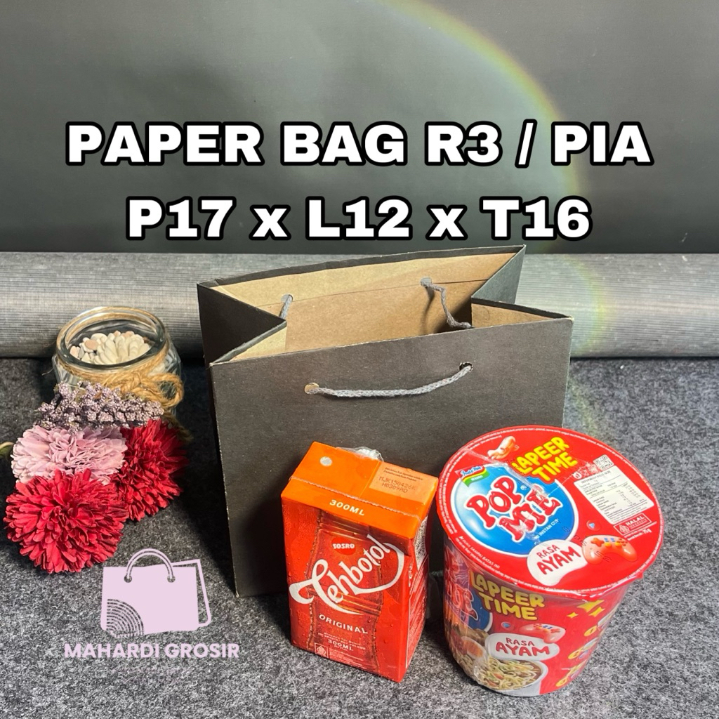 

tas kertas R3 PIA hitam polos 17x12x16cm / paper bag/ tas souvenir pernikahan/ tas asul asul murah