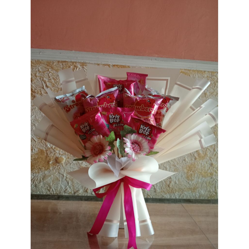 

buketsnack-buket Snack dan bunga artificial-kado wisuda souvenir