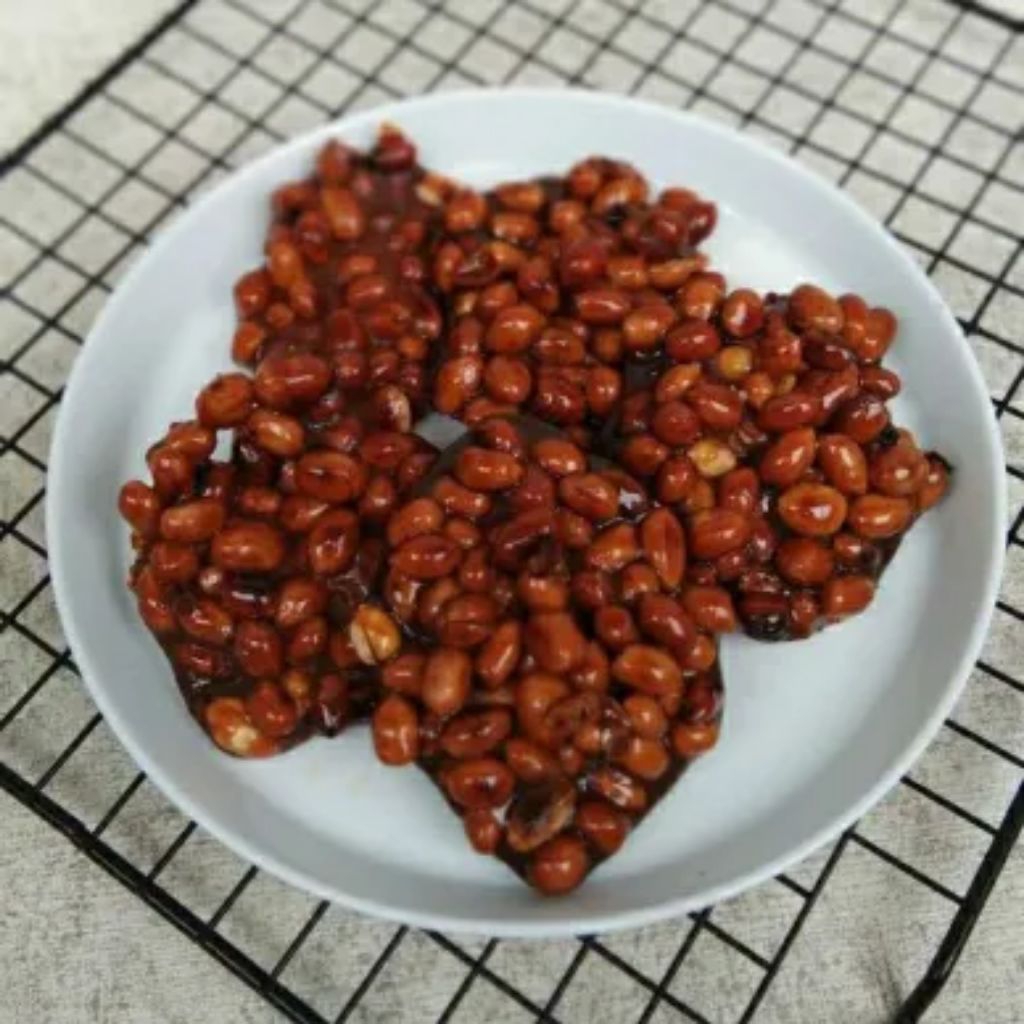 

Moga noga/ emyang aren organik kemasan 500gram, Jajanan tradisional dari kacang dan gula aren