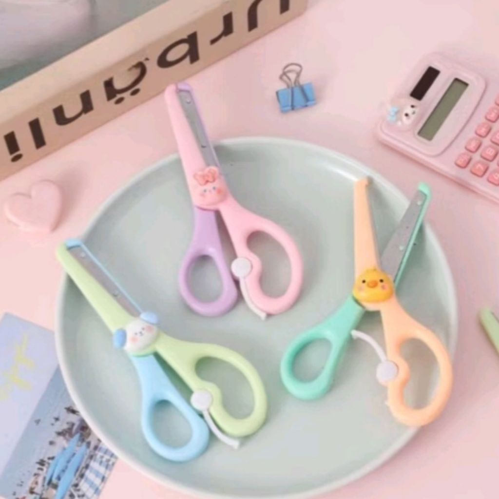 

Gunting Mini Portable / Motif Karakter Lucu