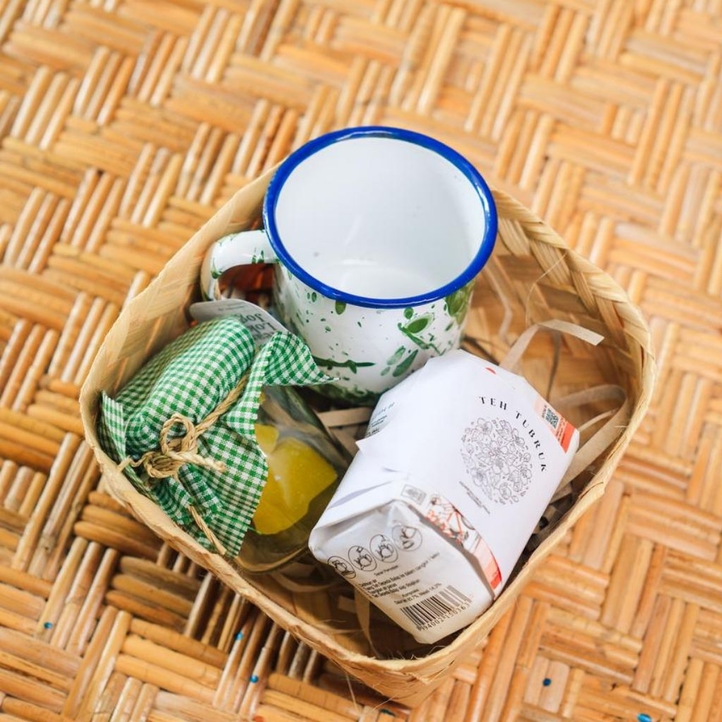 

Hampers Kado dan Souvenir Paket Karta Free Kartu Ucapan