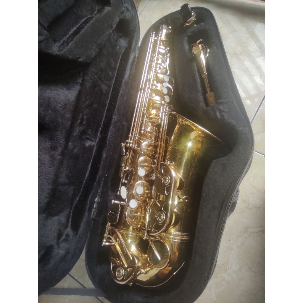 SAXOPHONE ALTO KNIGHT GOLD