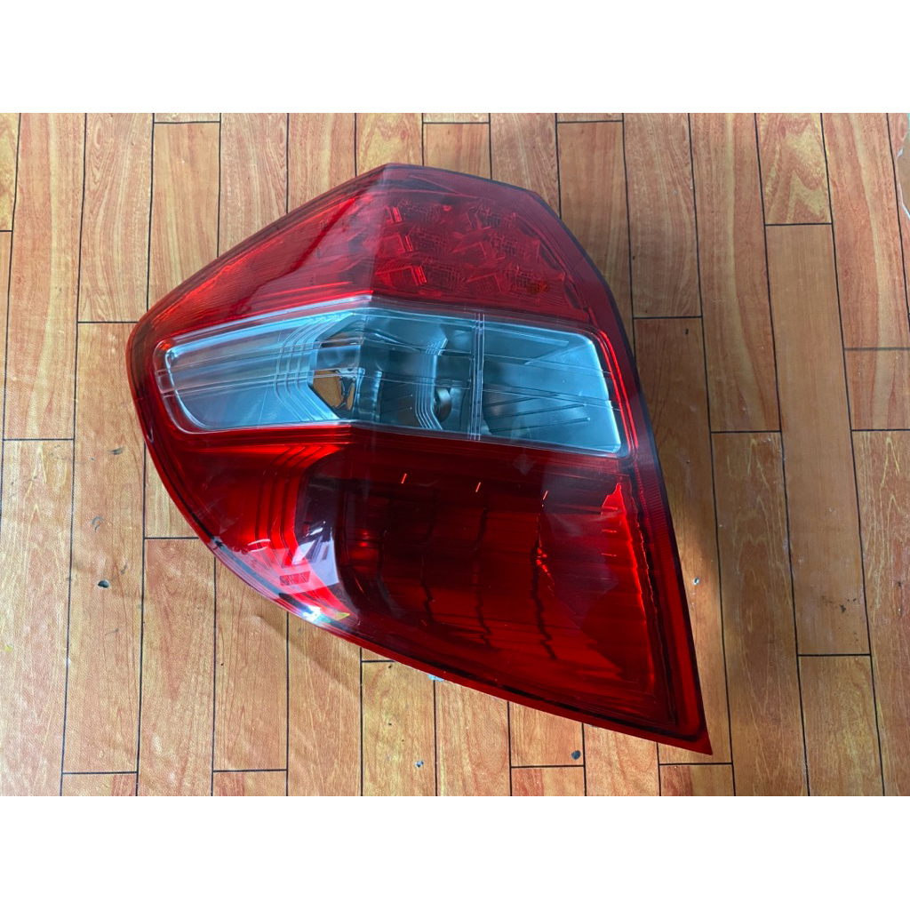 Stoplamp Lampu Belakang Honda Jazz ge8 tahun 2011-2013 Sebelah Kiri Original Copotan