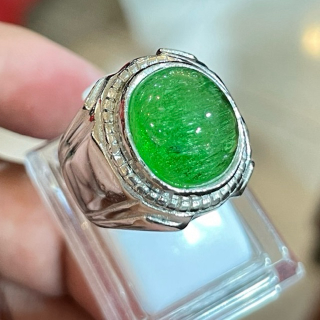 CINCIN BATU ZAMBRUD KALIMANTAN