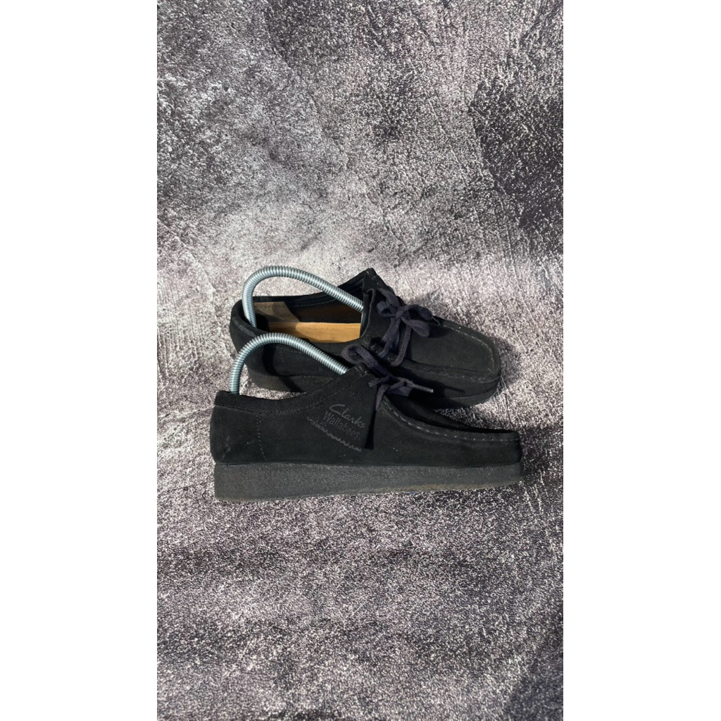 clarks wallabees black suede