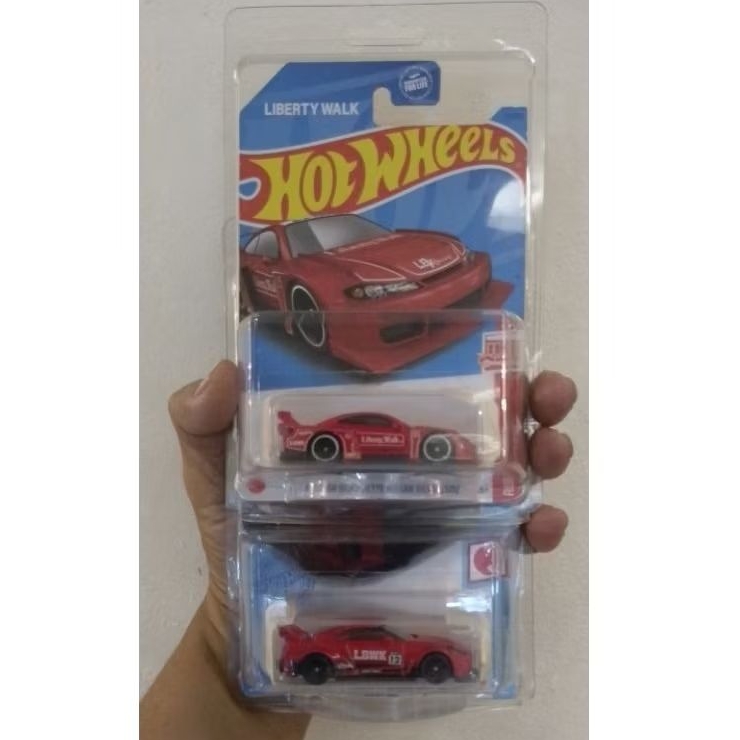 jual paket hot wheels Nissan Silvia lbwk S15 dan Nissan ,35,GT lbwk merah card mulus