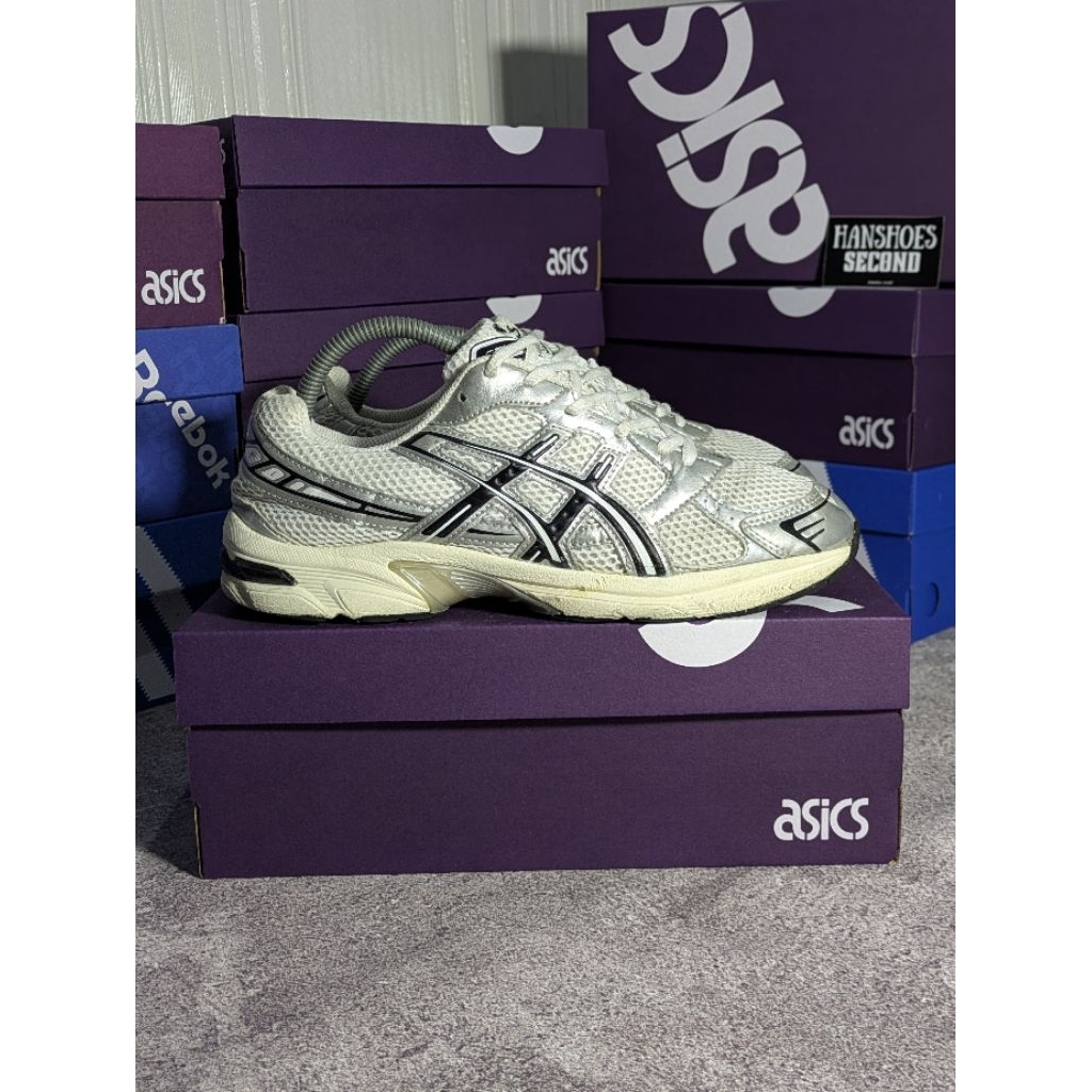 Asics Gel 1090 size 42 fit 41