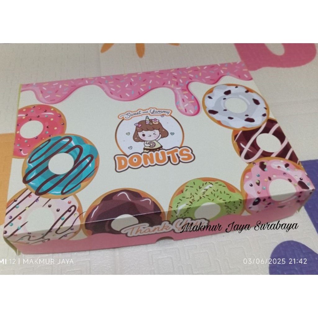

Dus Donat isi 6 Motif Yummy ukuran 27 x 18.5 x 5 cm/Dus Donat Full Motif isi 6/Dus Donat Kekinian/Dus Donat Motif